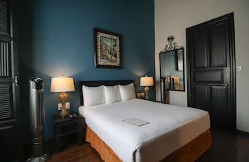 Standard Room, 1 Queen Bed, Balcony