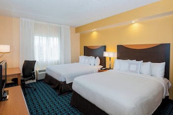 Room, 2 Queen Beds, Hearing Accessible (Roll-in Shower)