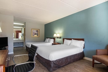 Standard Room, 2 Queen Beds, Non Smoking