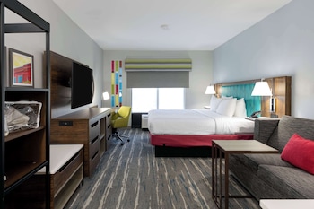 Room, 1 King Bed, Accessible, Bathtub (Mobility & Hearing)