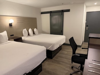 Room, 2 Queen Beds, Non Smoking