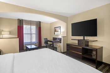 Standard Room, 1 King Bed, Non Smoking, Refrigerator & Microwave