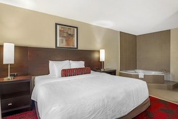 Suite, 1 King Bed, Non Smoking, Hot Tub