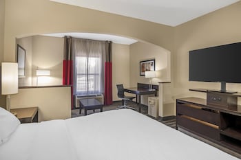 Standard Room, 1 King Bed, Non Smoking, Jetted Tub