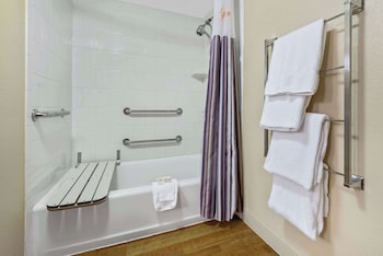 Room, 1 Queen Bed, Accessible, Non Smoking (Bathtub)