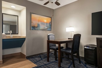 Suite, 2 Queen Beds, Balcony (Oversized Suite)