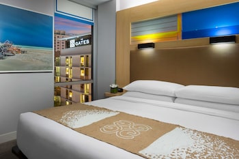 Suite, 1 King Bed, Balcony, Pool View
