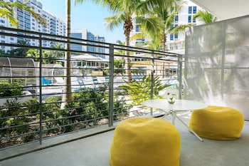 Room, 1 King Bed, Balcony, Pool View
