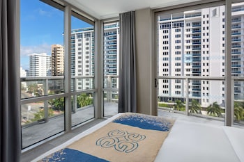 Room, 2 Queen Beds, Mobility Accessible, Pool View (Balcony)