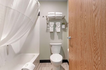 Standard Room, 1 King Bed, Non Smoking, Ground Floor