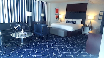 Junior Suite, Pool View