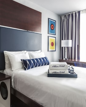 Standard Room (Petite)