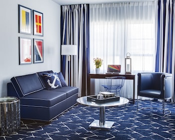 Junior Suite, Pool View