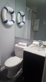 Standard Room (Petite)