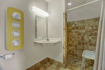 Deluxe Room, 2 Queen Beds, Non Smoking, Refrigerator & Microwave