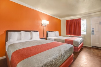 Deluxe Room, 2 Queen Beds, Non Smoking, Refrigerator & Microwave