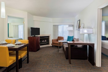 Suite, 2 Bedrooms, Fireplace