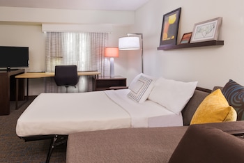 Studio, 1 King Bed with Sofa bed (Hearing Accessible)