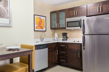 Studio, 1 King Bed with Sofa bed (Hearing Accessible)