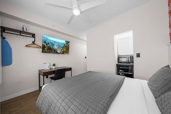 Standard Queen Room