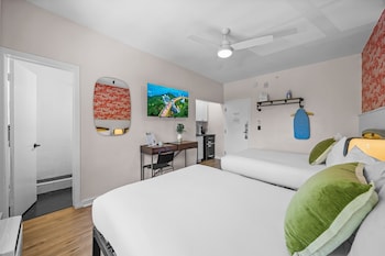 Deluxe Two Queen Beds w/ Kitchenette