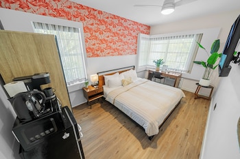Superior King w/ Kitchenette