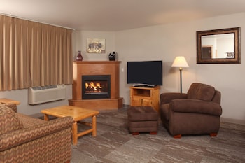 Suite, 1 King Bed with Sofa bed, Non Smoking