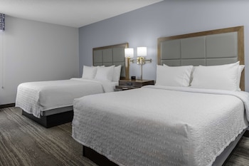 Room, 2 Queen Beds, Accessible, Bathtub (Hearing)