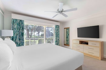 2 Bedroom 1 Kg 2 Twn Accessible Hr/tub Suite