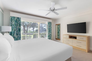 2 Bedroom 1 Kg 2 Twn Accessible Hr/tub Suite