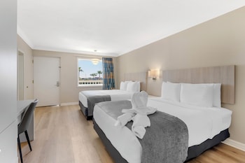 Double Room, 2 Queen Beds, Non Smoking