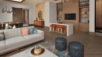Tower - Presidential Suite - Club Access