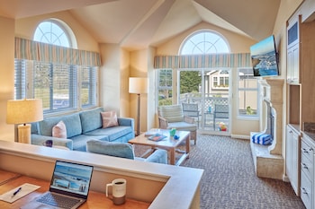 Standard Suite, 1 Queen Bed with Sofabed, Standard View