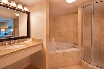 Suite, 1 Bedroom, Balcony (View)