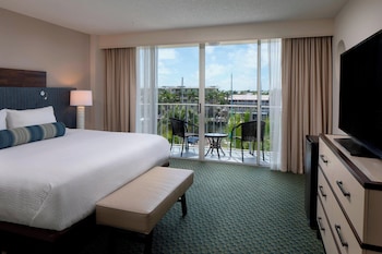 Suite, 1 Bedroom, Balcony, Marina View