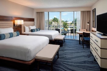 Room, 2 Queen Beds, Balcony, Marina View