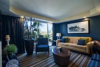 Room, 1 King Bed with Sofa bed, Balcony, Marina View (Balcony)