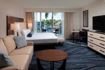 Room, 1 King Bed with Sofa bed, Balcony, Marina View (Balcony)