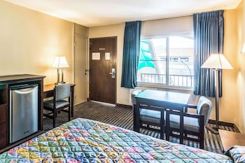 Standard Room, 1 Queen Bed, Non Smoking