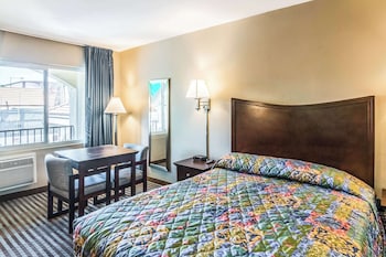 Standard Room, 1 Queen Bed, Non Smoking