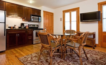 Cigar House King Suite w/ Poolside porch