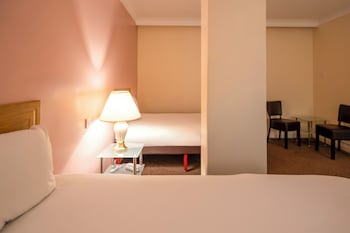Twin Room, No Windows