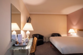 Double Room, No Windows