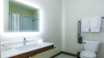 Standard Room, 2 Queen Beds, Accessible (Communications, Accessible Tub)