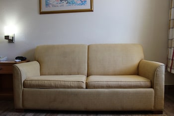 Deluxe Room, 1 Queen Bed, Non Smoking, Ground Floor