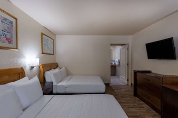 Room, 2 Double Beds, Accessible, Non Smoking (Mobility Accessible)