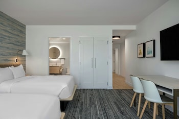 Standard Studio, 2 Queen Beds