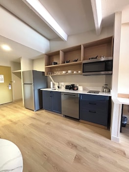 Suite, 2 Queen Beds, Non Smoking (Poolside)