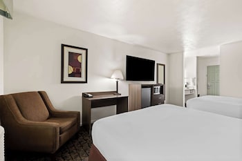 Standard Room, 2 Queen Beds, Non Smoking, Refrigerator & Microwave