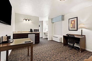 Suite, 1 King Bed, Non Smoking, Refrigerator & Microwave